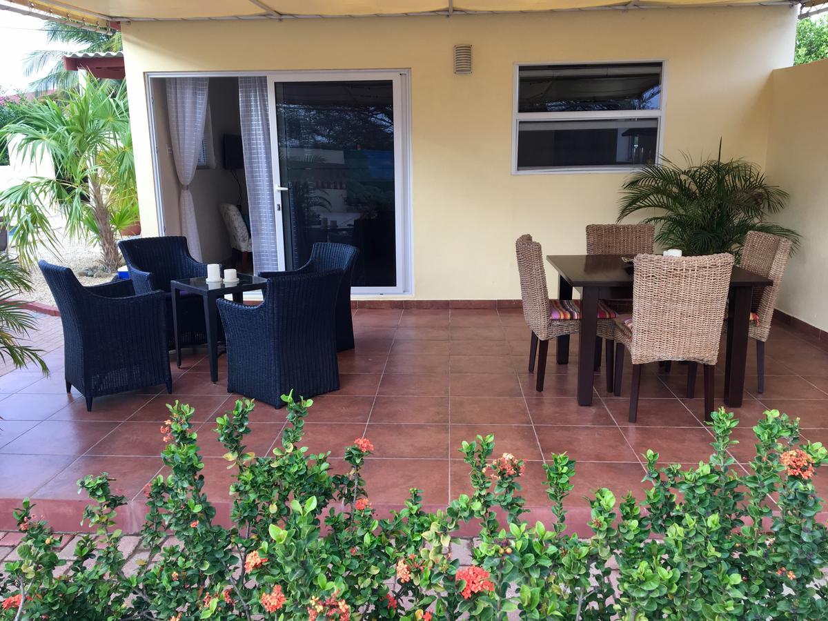Bubali Gardens Apartment Palm Beach ภายนอก รูปภาพ