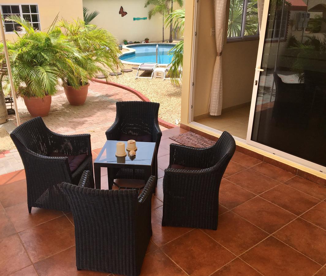 Bubali Gardens Apartment Palm Beach ภายนอก รูปภาพ