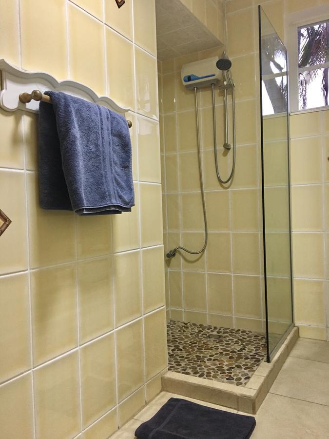 Bubali Gardens Apartment Palm Beach ภายนอก รูปภาพ