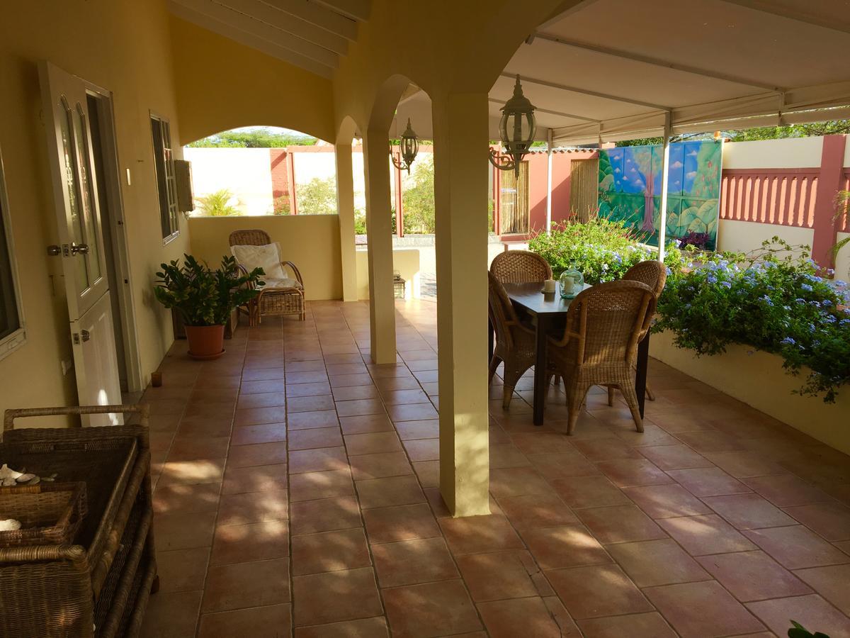 Bubali Gardens Apartment Palm Beach ภายนอก รูปภาพ