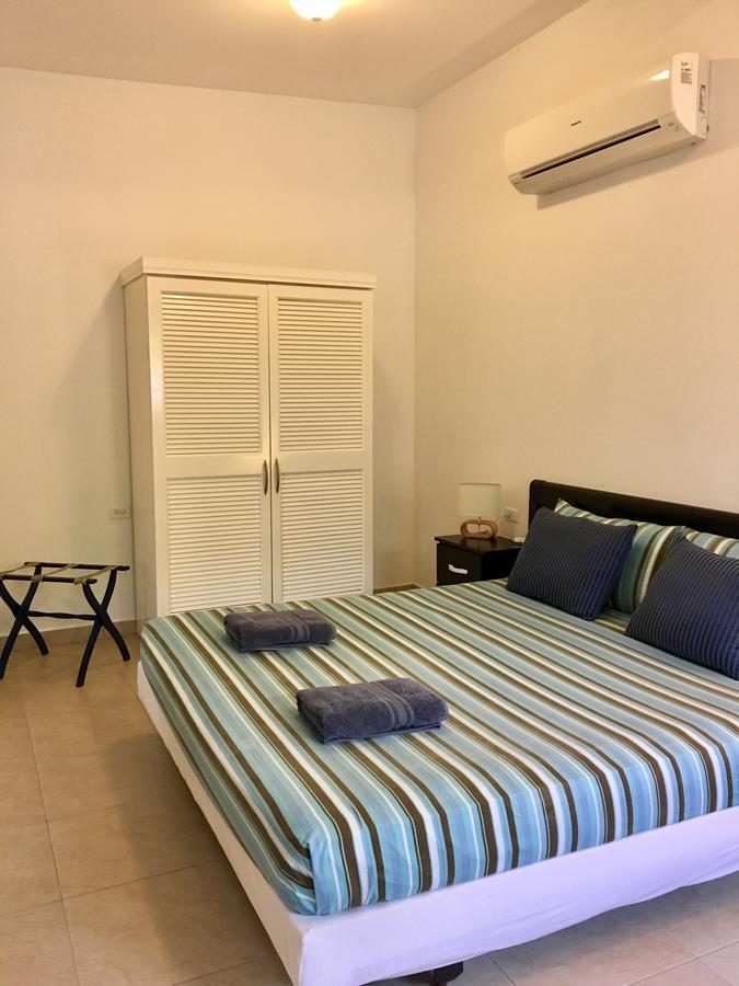 Bubali Gardens Apartment Palm Beach ภายนอก รูปภาพ