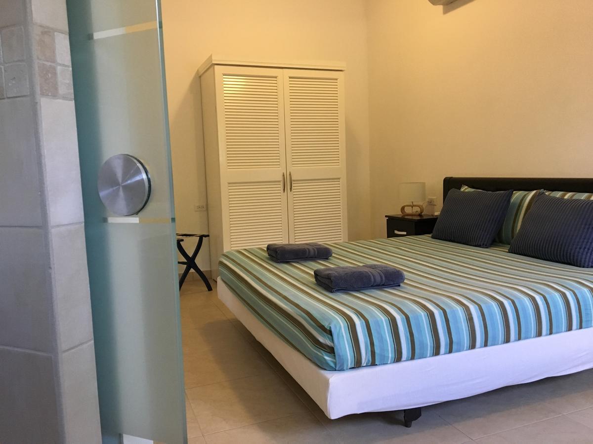 Bubali Gardens Apartment Palm Beach ภายนอก รูปภาพ