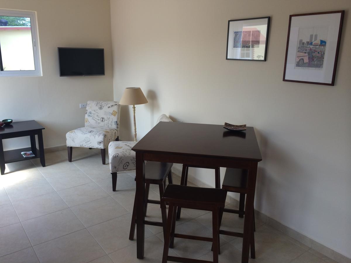 Bubali Gardens Apartment Palm Beach ภายนอก รูปภาพ