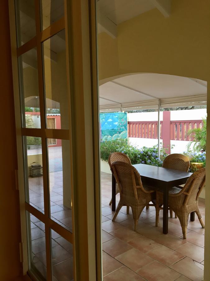 Bubali Gardens Apartment Palm Beach ภายนอก รูปภาพ